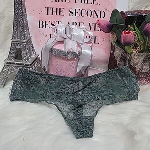 1541 VICTORIA'S SECRET Lace  Green Mid Rise Thong Size  S NWT